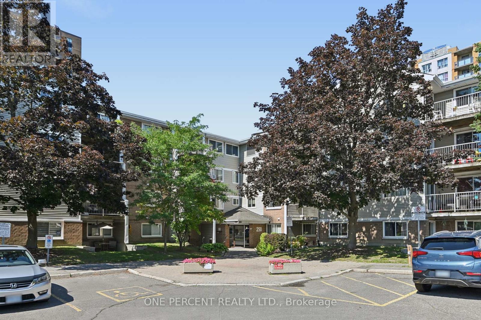 204 - 250 BRITTANY DRIVE, Ottawa, Ontario