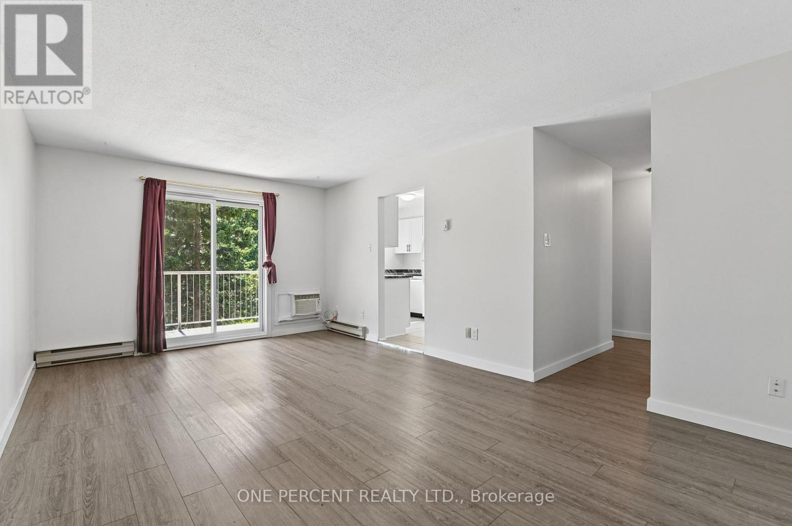 204 - 250 Brittany Drive, Ottawa, Ontario  K1K 4M1 - Photo 4 - X13739766
