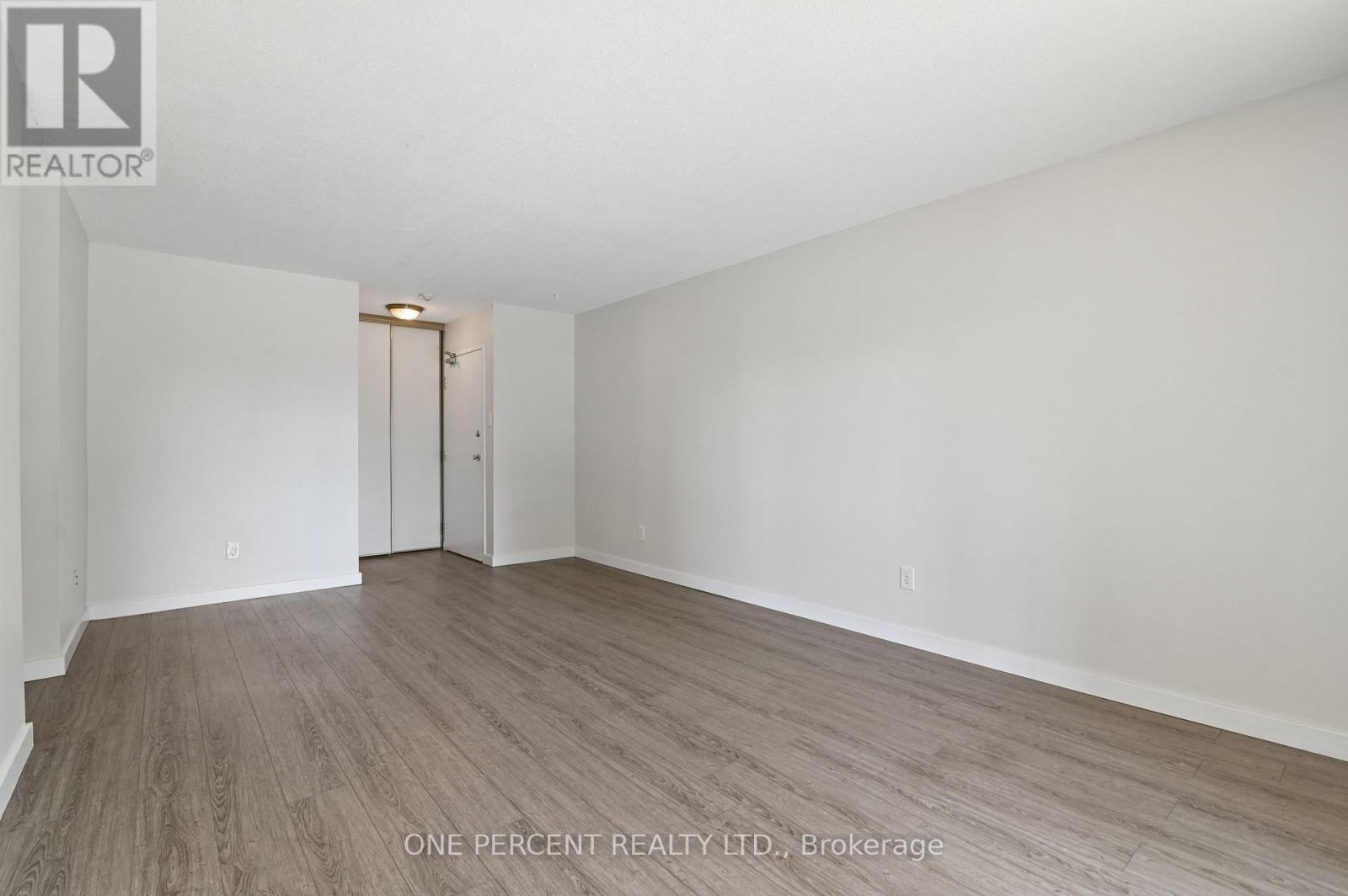 204 - 250 Brittany Drive, Ottawa, Ontario  K1K 4M1 - Photo 6 - X13739766