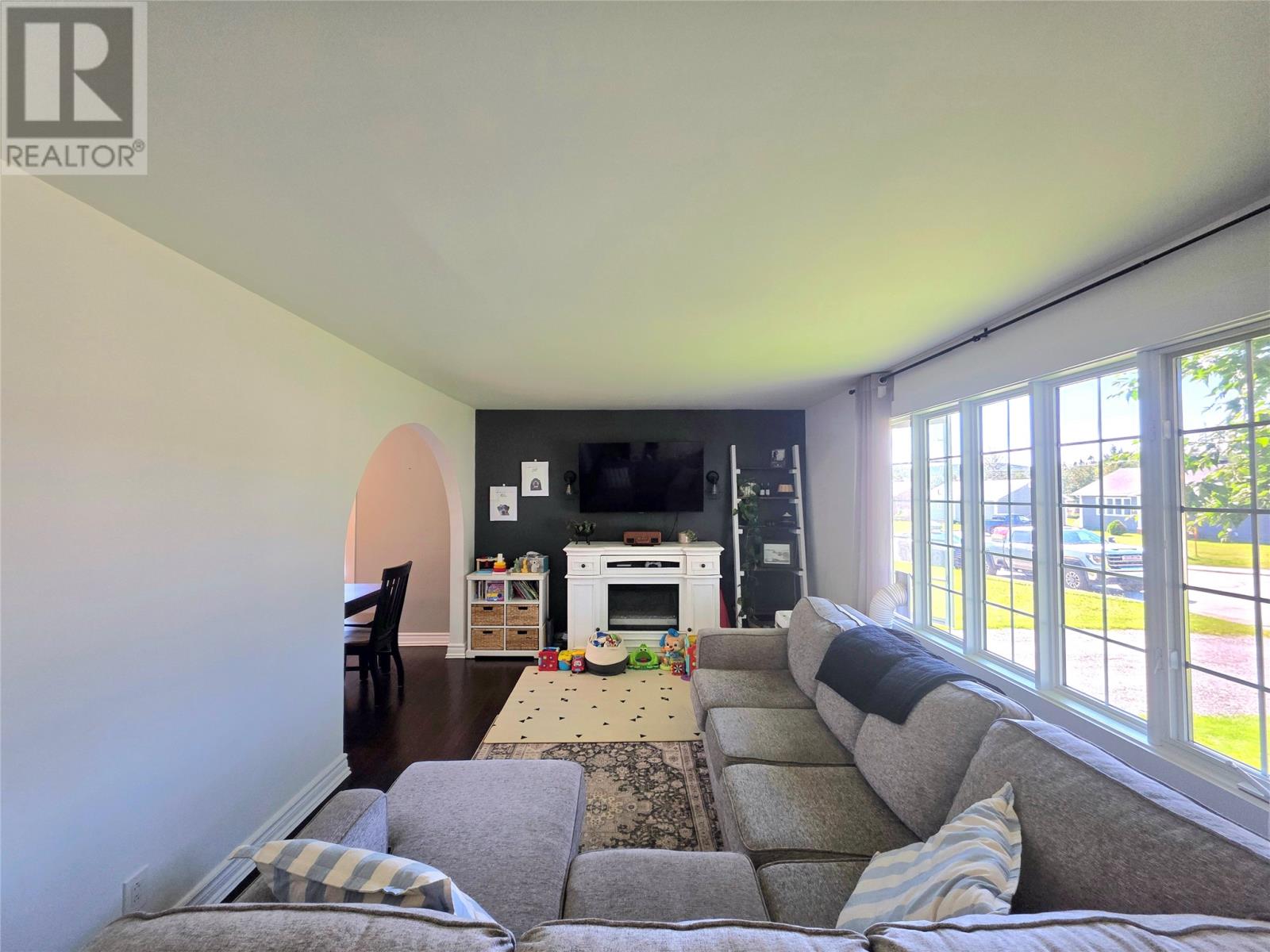 215 Cartwright Street, Labrador City — photo 5