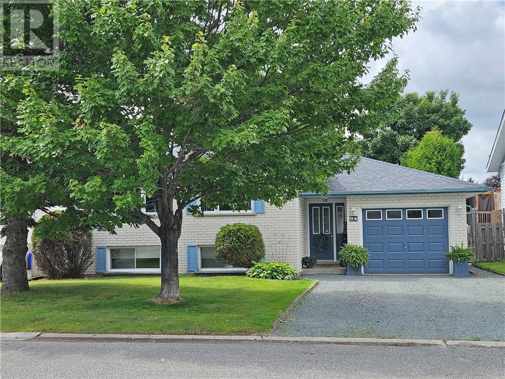 94 Renee Crescent, Garson, Ontario  P3L 1B7 - Photo 2 - 2130122