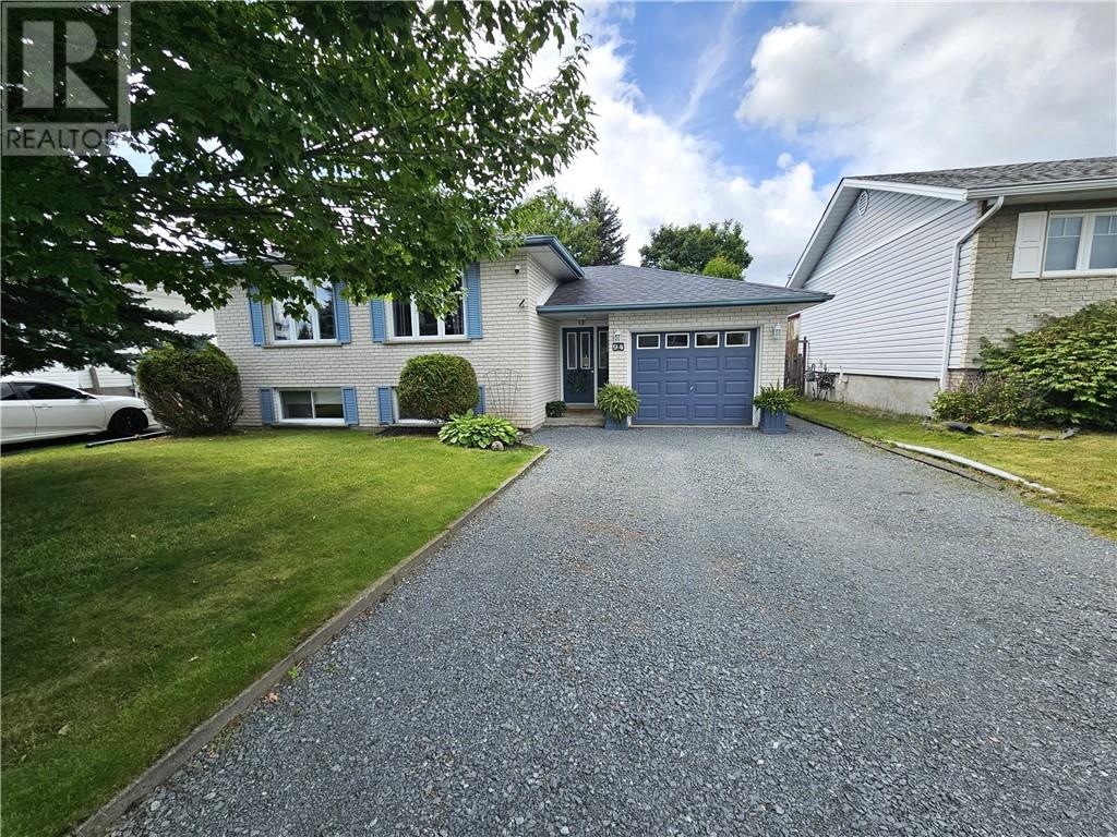 94 Renee Crescent, Garson, Ontario  P3L 1B7 - Photo 3 - 2130122