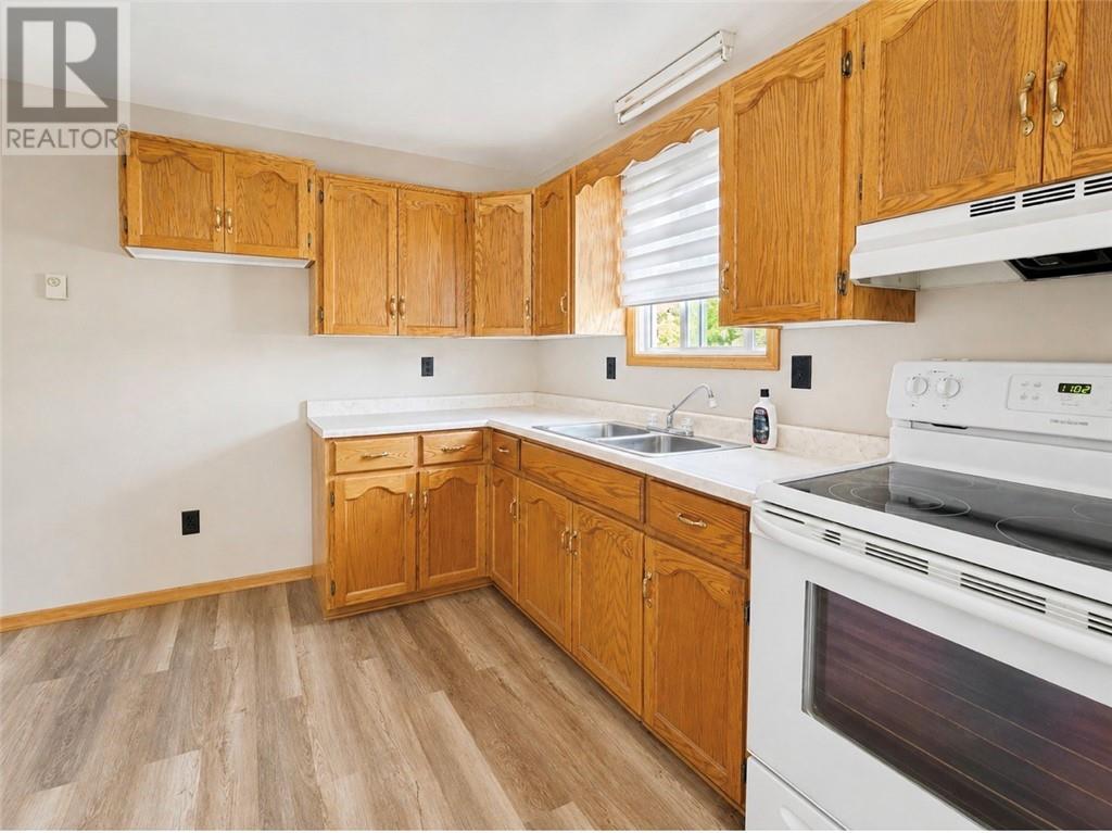 32-38 Hemlock Street, Capreol, Ontario  P0M 1H0 - Photo 11 - 2129919
