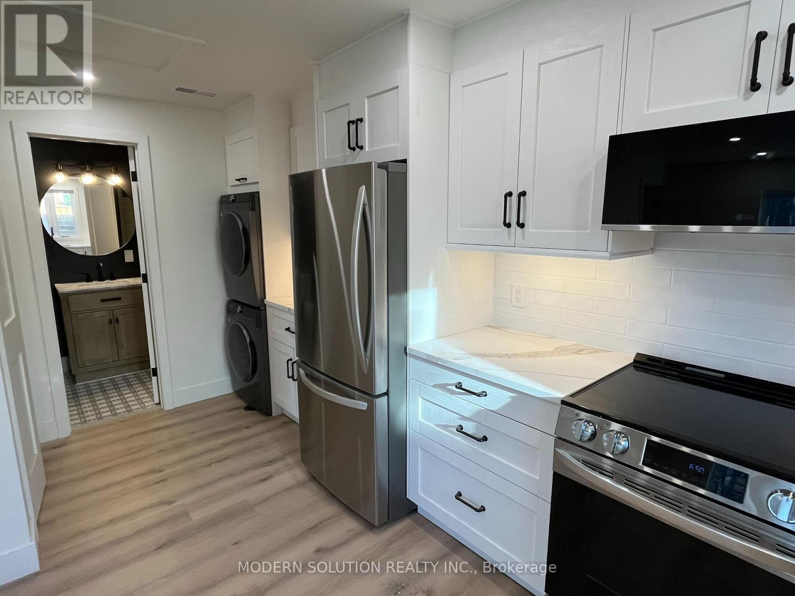 23 Tilden Crescent, Toronto, Ontario  M9P 1V6 - Photo 7 - W13524220