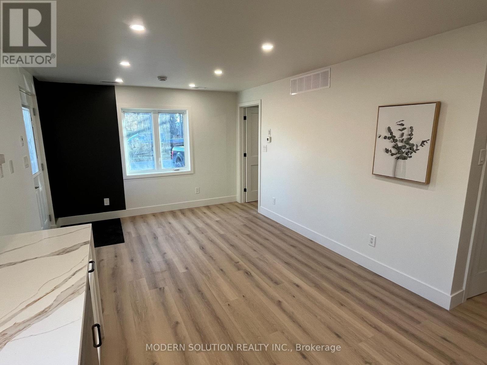 23 Tilden Crescent, Toronto, Ontario  M9P 1V6 - Photo 9 - W13524220