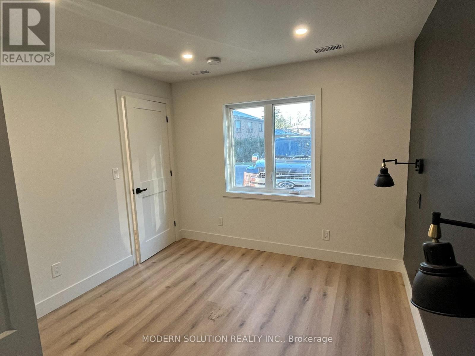 23 Tilden Crescent, Toronto, Ontario  M9P 1V6 - Photo 12 - W13524220