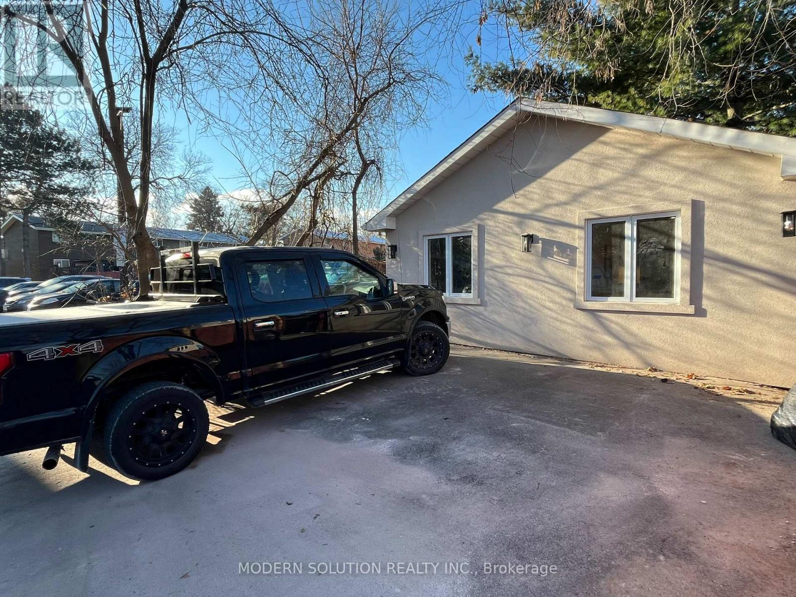 23 TILDEN CRESCENT, Toronto, Ontario