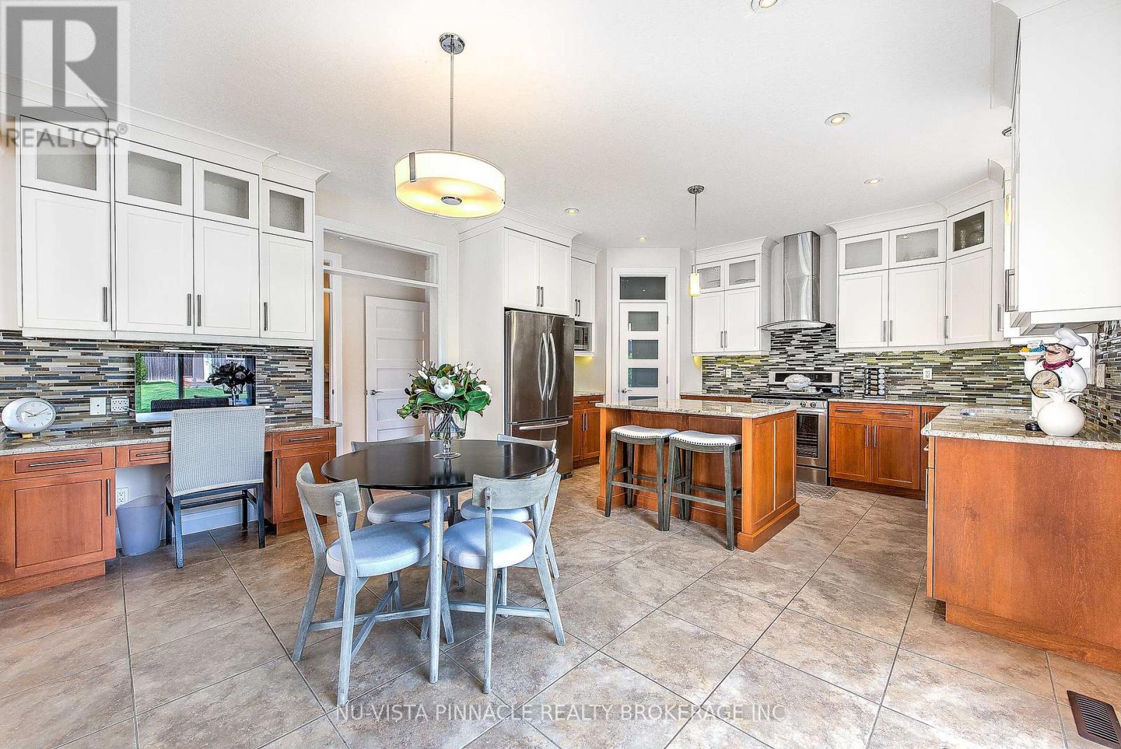 738 Hickoryridge Common, London North, Ontario  N6G 0M9 - Photo 15 - X13739868