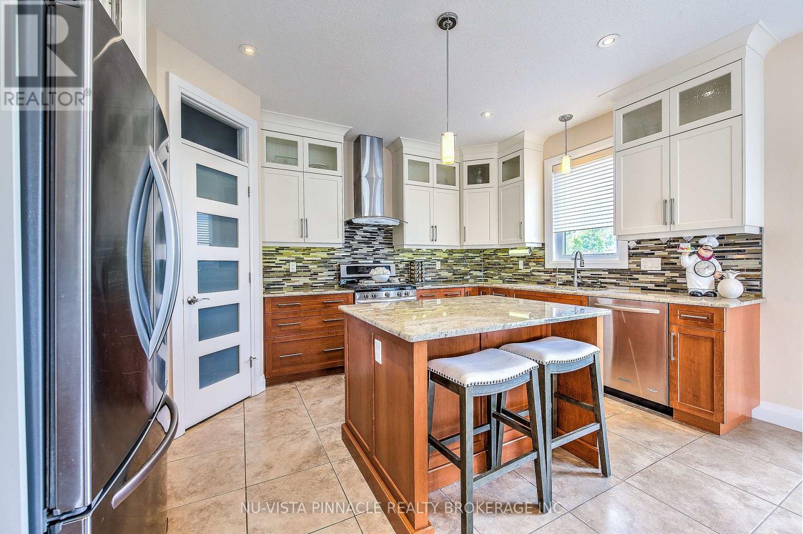 738 Hickoryridge Common, London North, Ontario  N6G 0M9 - Photo 17 - X13739868