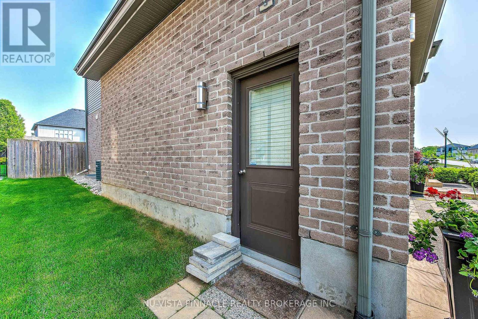 738 Hickoryridge Common, London North, Ontario  N6G 0M9 - Photo 44 - X13739868