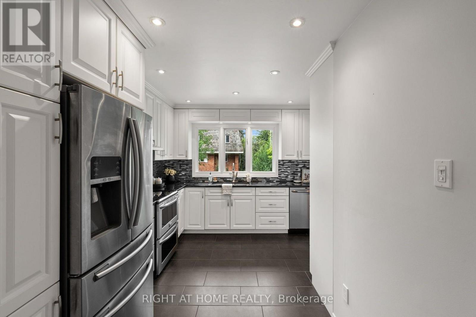 9 Marco Lane, Ottawa, Ontario  K1S 5A1 - Photo 7 - X13739872