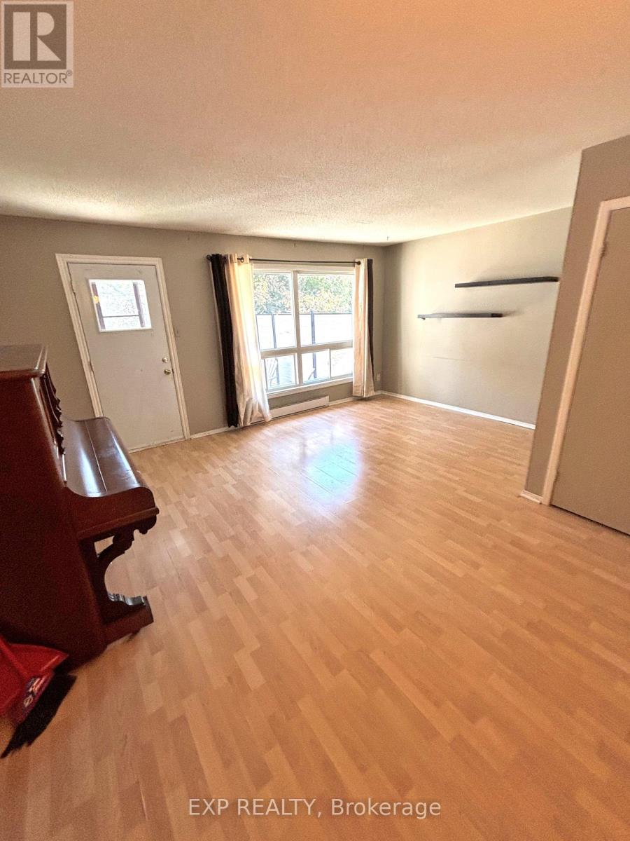 10 - 41 Pixley Private, Ottawa, Ontario  K1G 4C3 - Photo 2 - X13739890