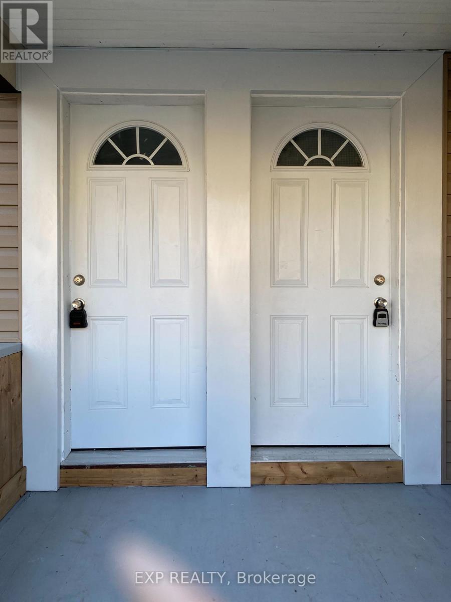 Upper Level - 104 Lowell Avenue, St. Catharines, Ontario  L2R 2E2 - Photo 2 - X13739780
