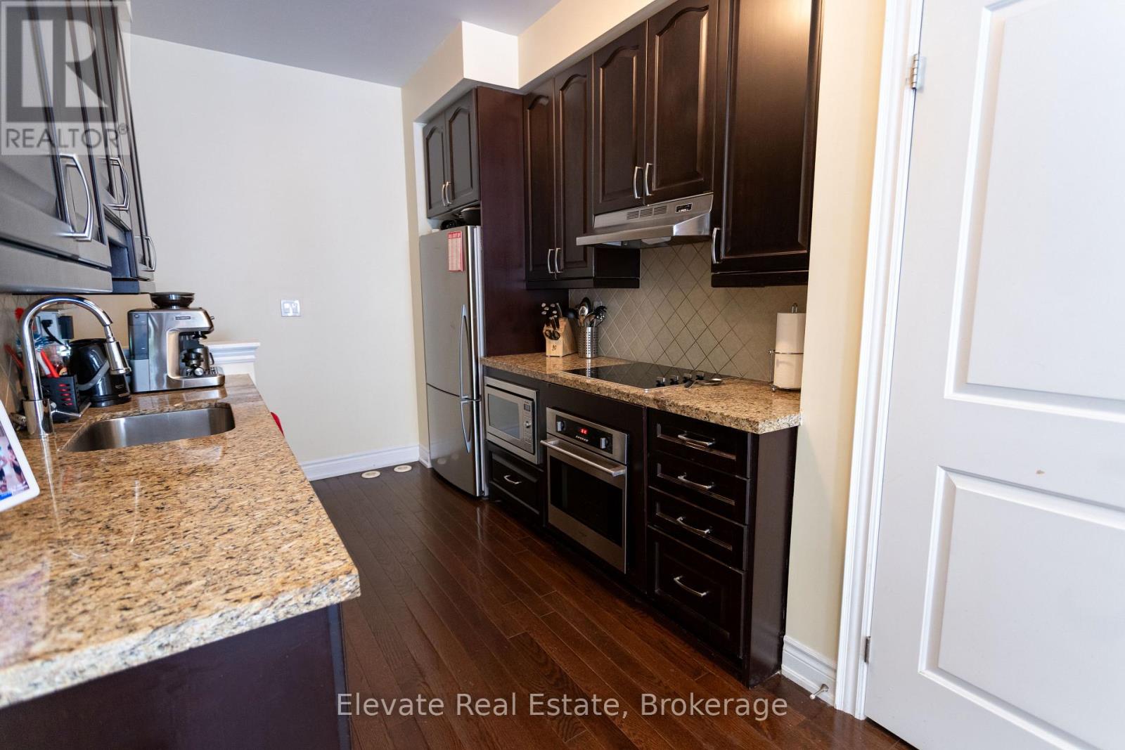 1 - 1 Hargrave Lane, Toronto, Ontario  M4N 0A4 - Photo 9 - C13739882