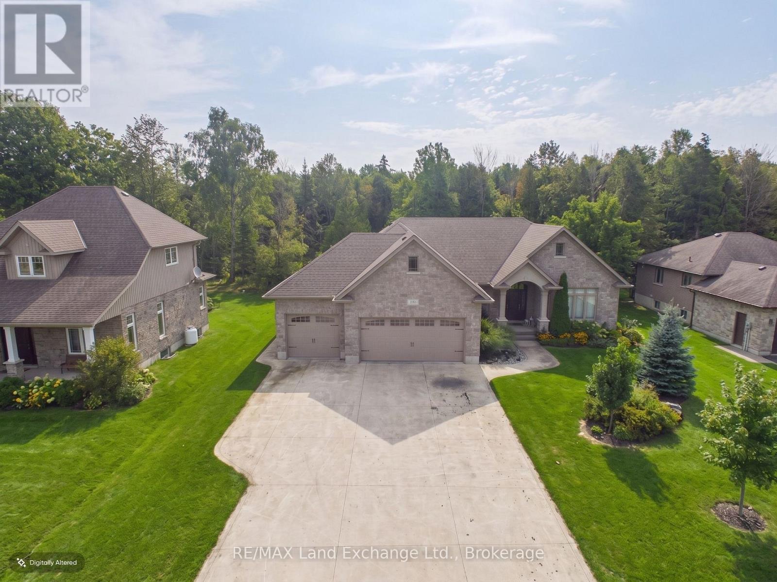 192 Birchwood Avenue, Kincardine, Ontario  N0G 2T0 - Photo 1 - X13739798