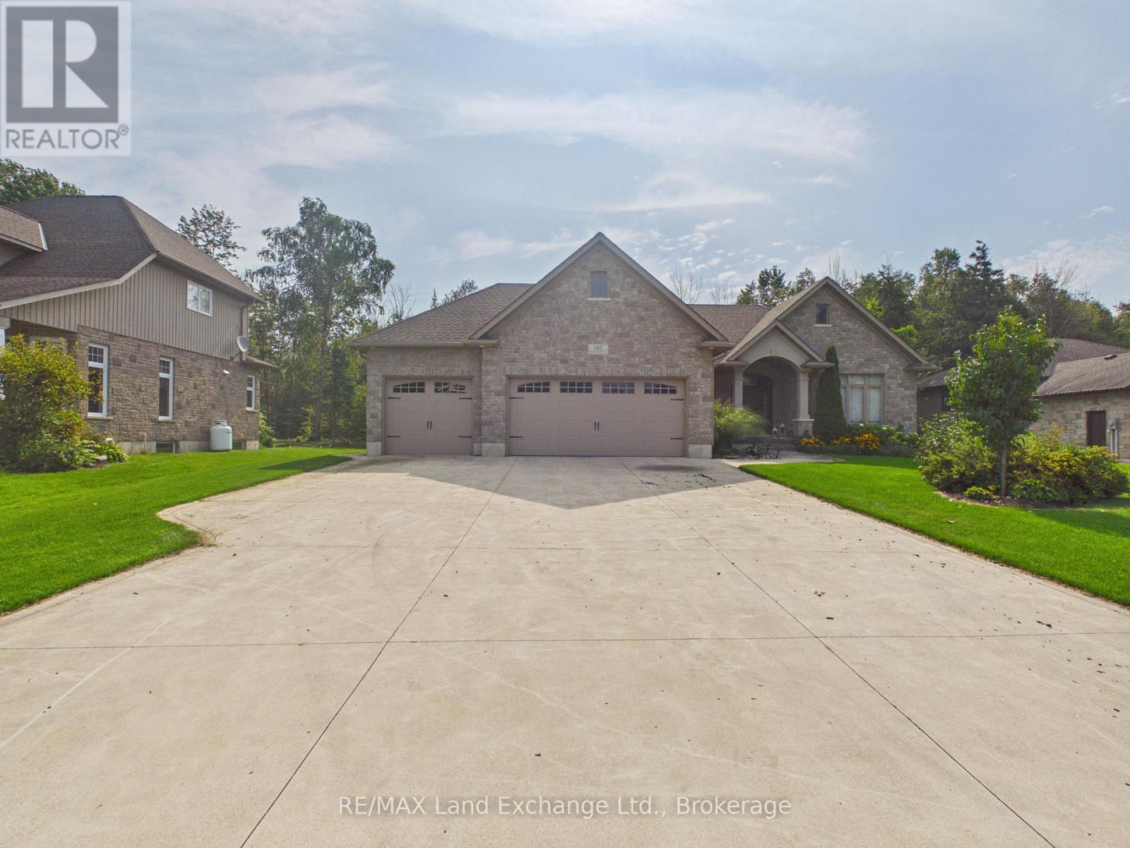 192 Birchwood Avenue, Kincardine, Ontario  N0G 2T0 - Photo 2 - X13739798