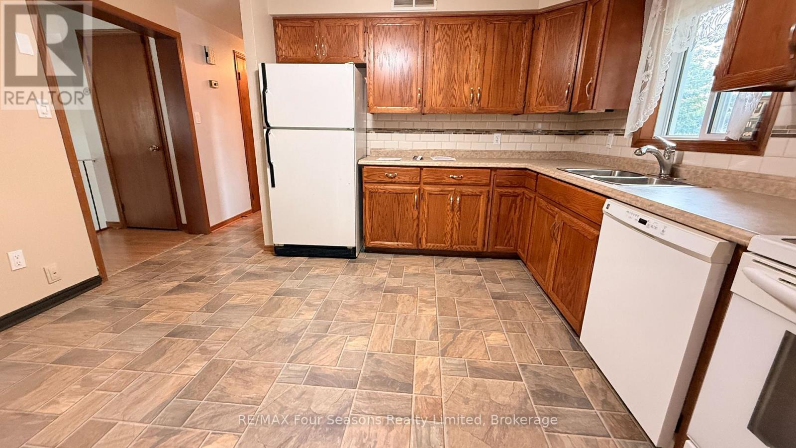 317 Bricker Street, Saugeen Shores, Ontario  N0H 2C1 - Photo 11 - X13739806