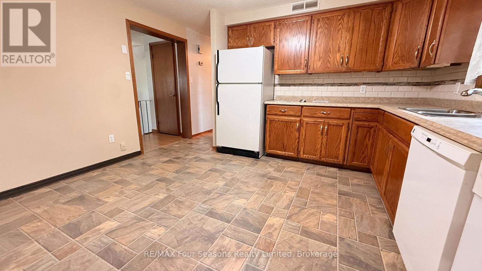 317 Bricker Street, Saugeen Shores, Ontario  N0H 2C1 - Photo 12 - X13739806