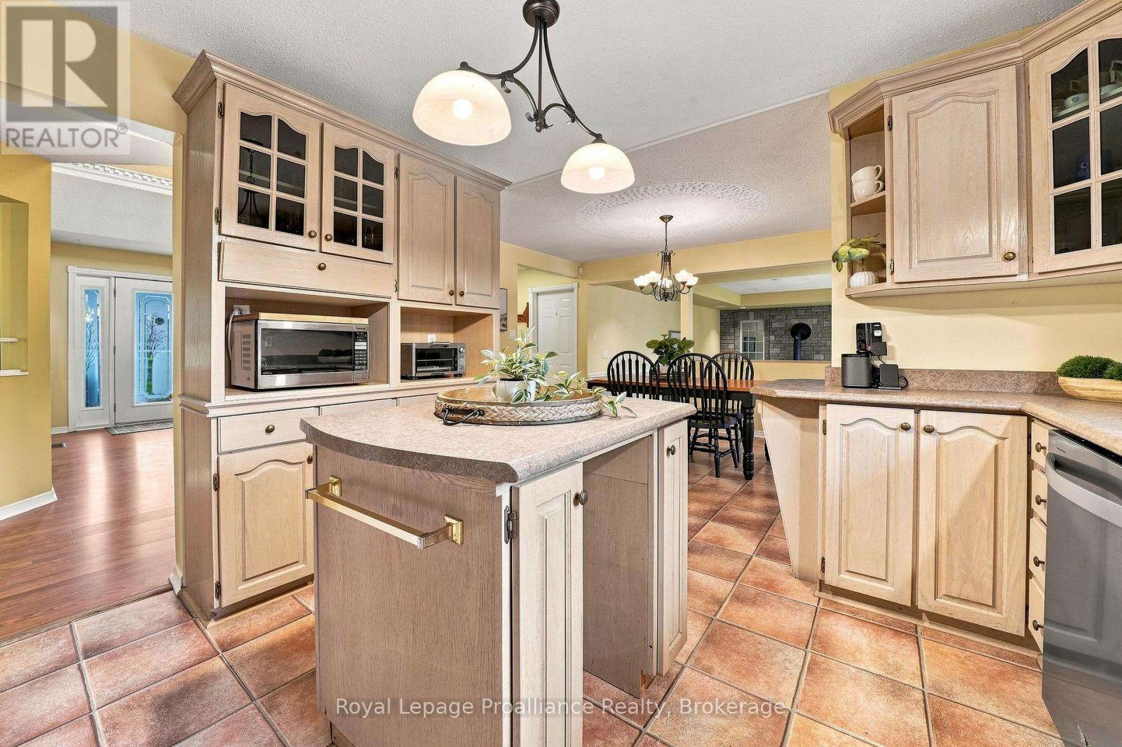 128 Murray Street, Quinte West, Ontario  K8V 5P4 - Photo 17 - X13739844