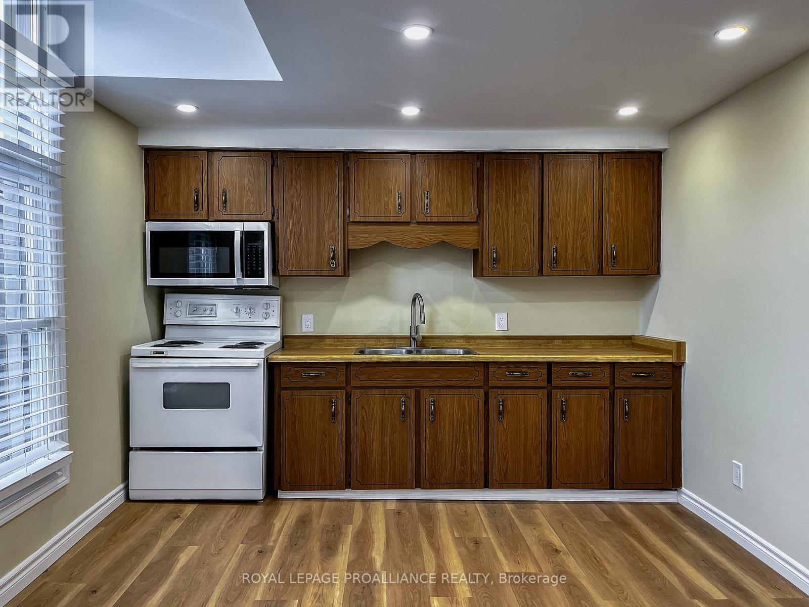 34 Main Street, Brighton, Ontario  K0K 1H0 - Photo 2 - X13739876