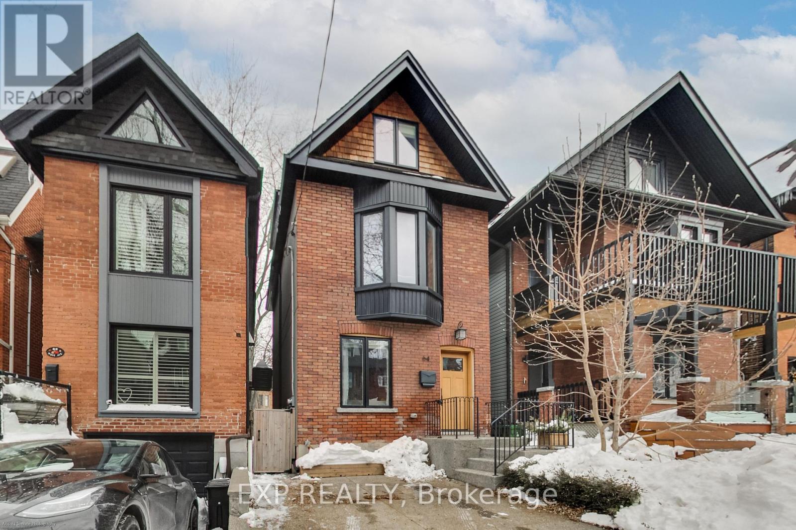 64 West Avenue, Toronto, Ontario  M4M 2L8 - Photo 1 - E13739770