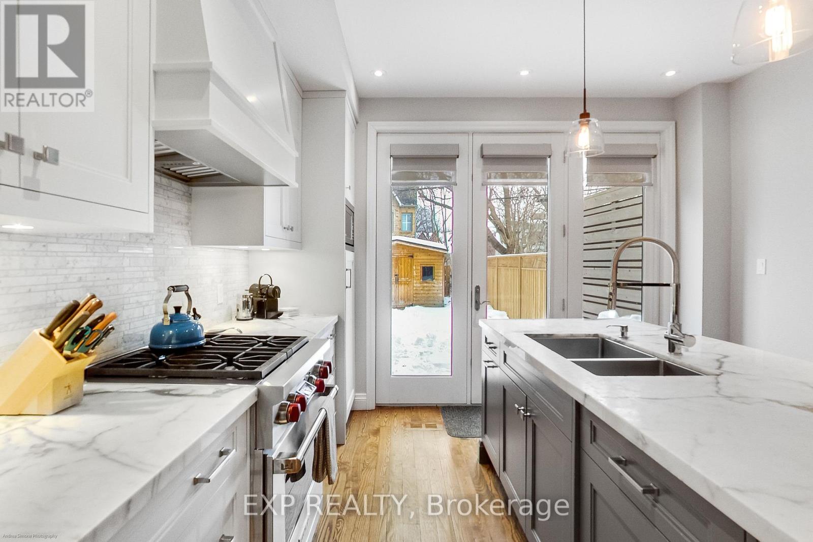 64 West Avenue, Toronto, Ontario  M4M 2L8 - Photo 11 - E13739770