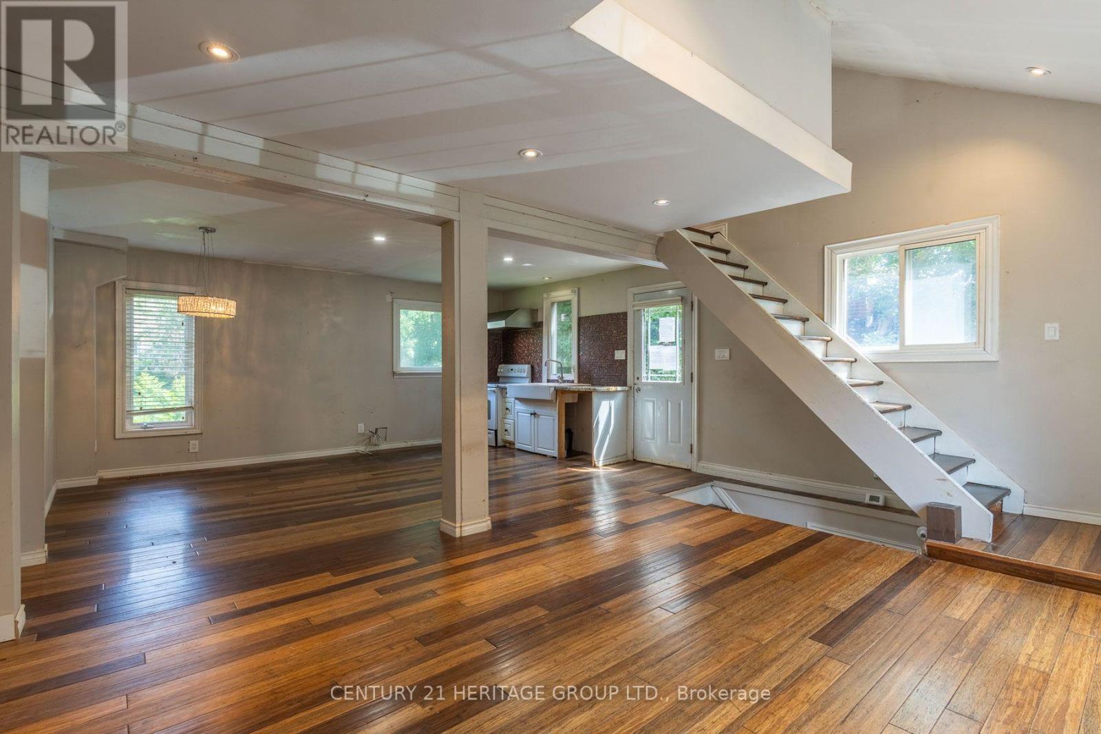 97 Zaph Avenue, Toronto, Ontario  M1C 1M9 - Photo 5 - E13739846