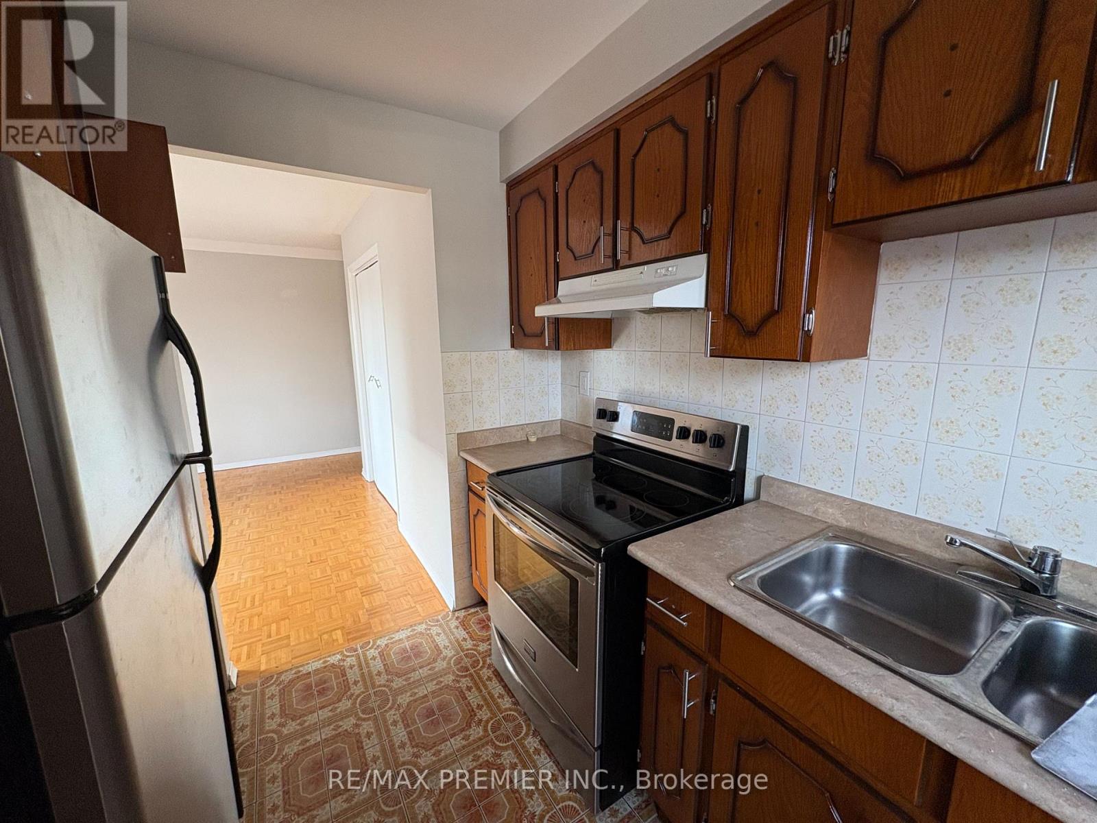 2 - 7955 Kipling Avenue, Vaughan, Ontario  L4L 1Z8 - Photo 3 - N13739784