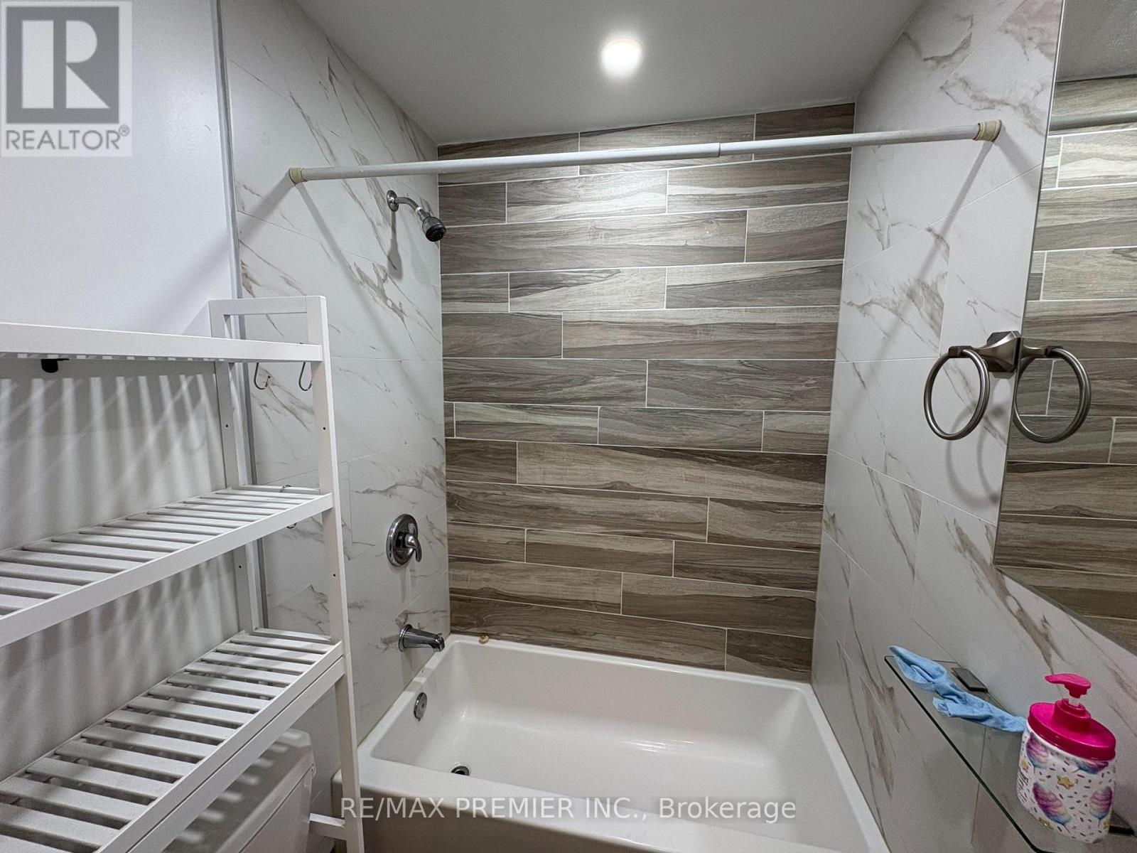 2 - 7955 Kipling Avenue, Vaughan, Ontario  L4L 1Z8 - Photo 6 - N13739784