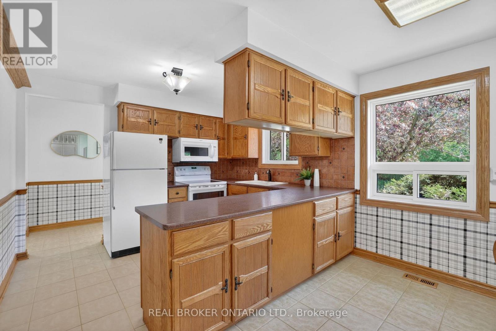 128 Olive Street, East Gwillimbury, Ontario  L9N 1M2 - Photo 10 - N13739874