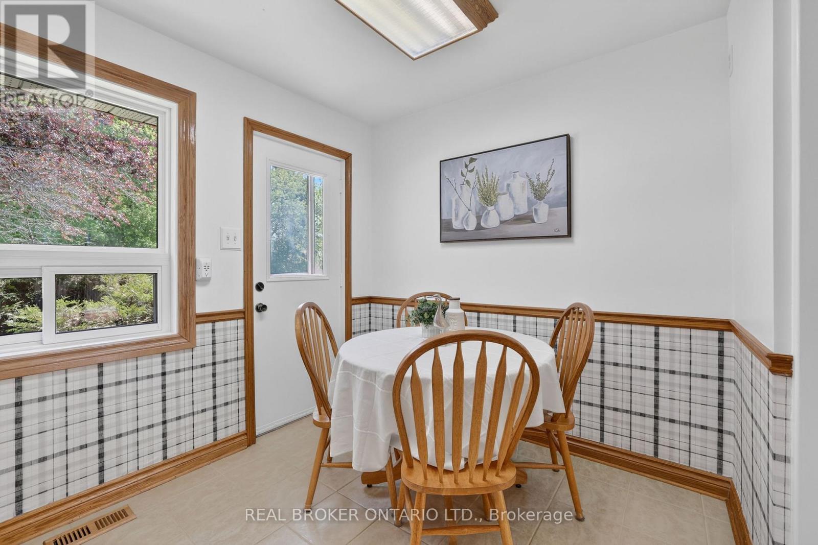 128 Olive Street, East Gwillimbury, Ontario  L9N 1M2 - Photo 11 - N13739874