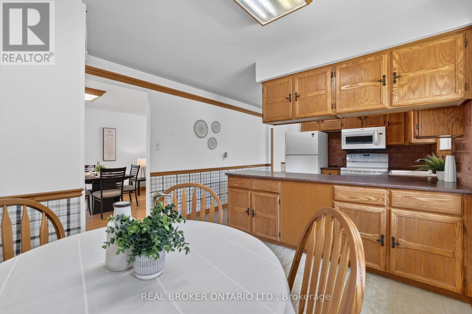 128 Olive Street, East Gwillimbury, Ontario  L9N 1M2 - Photo 7 - N13739874