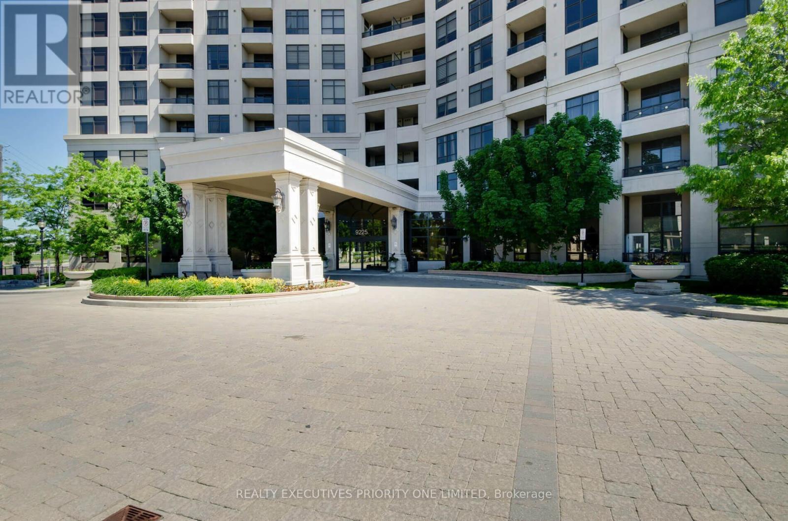605 - 9225 Jane Street, Vaughan, Ontario  L6A 0J7 - Photo 2 - N13739904