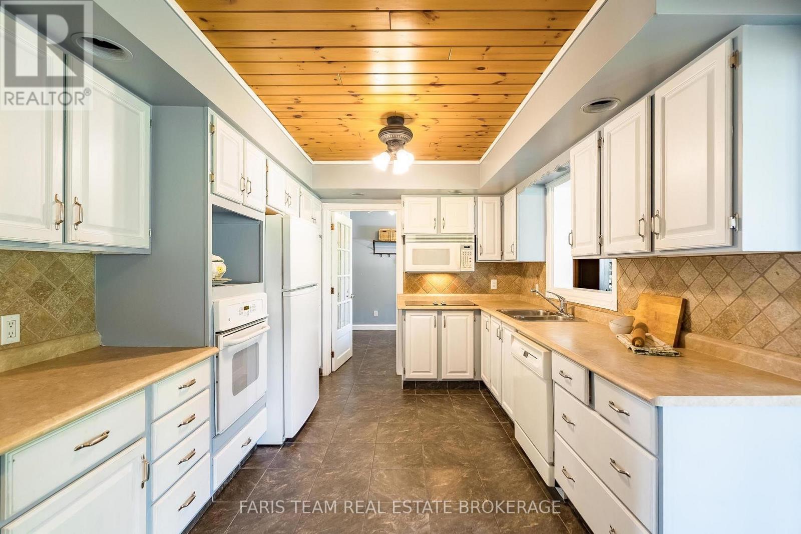 2536 4th Line N, Oro-Medonte, Ontario  L0L 2L0 - Photo 7 - S13739848