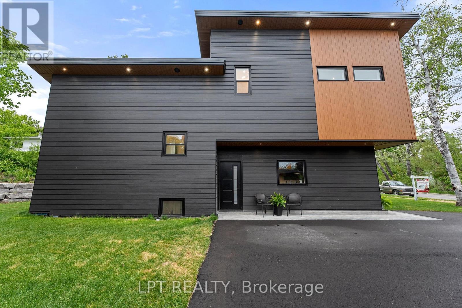 168 Berczy Street, Barrie, Ontario  L4M 3R6 - Photo 32 - S13739866