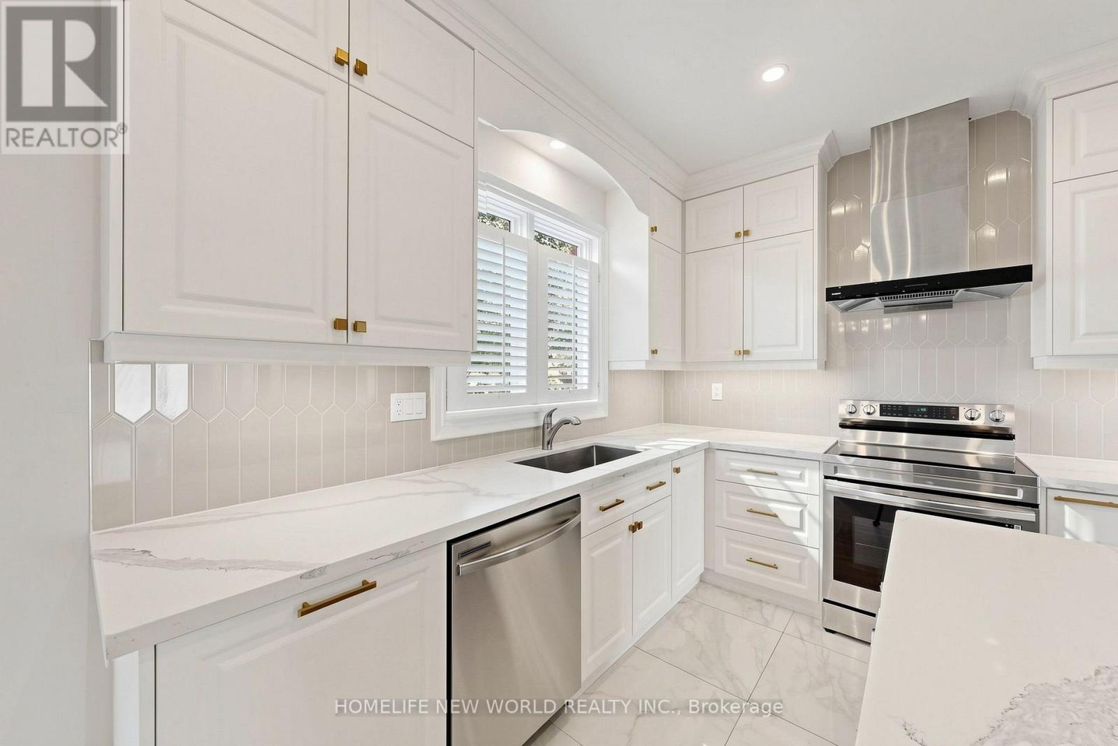3973 Rolling Valley Drive, Mississauga, Ontario  L5L 5P3 - Photo 17 - W13739802