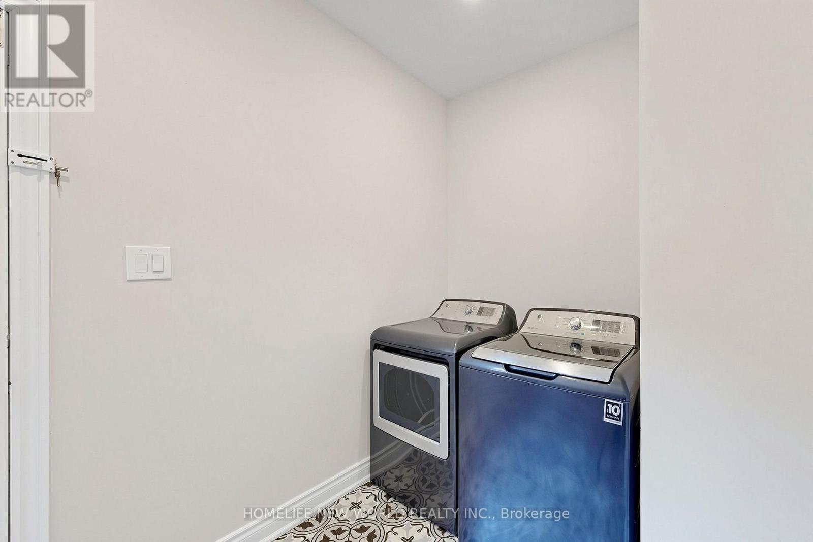 3973 Rolling Valley Drive, Mississauga, Ontario  L5L 5P3 - Photo 44 - W13739802