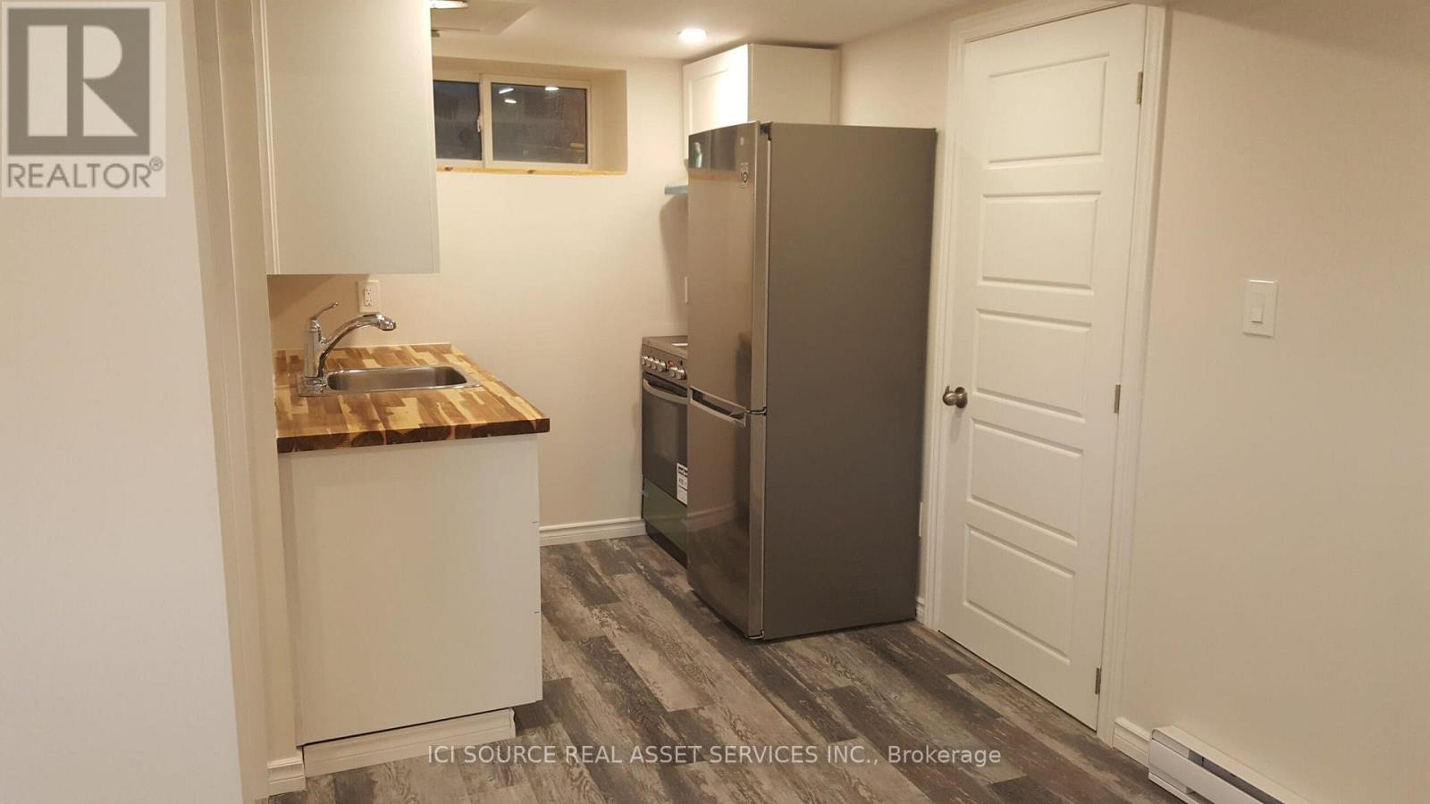 5 - 44 Bartonville Avenue W, Toronto, Ontario  M6M 2B5 - Photo 14 - W13739808