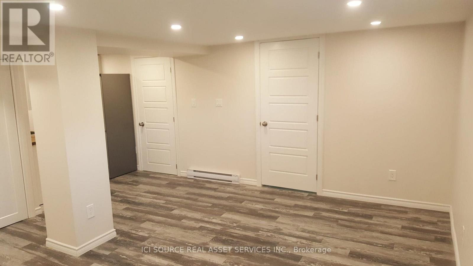 5 - 44 Bartonville Avenue W, Toronto, Ontario  M6M 2B5 - Photo 16 - W13739808