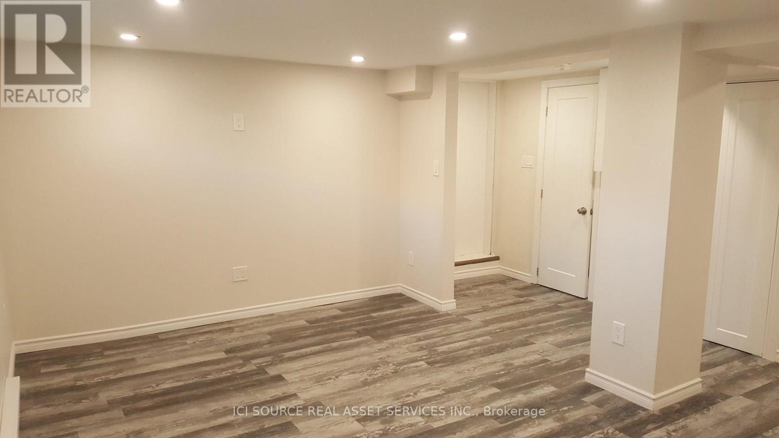 5 - 44 Bartonville Avenue W, Toronto, Ontario  M6M 2B5 - Photo 17 - W13739808