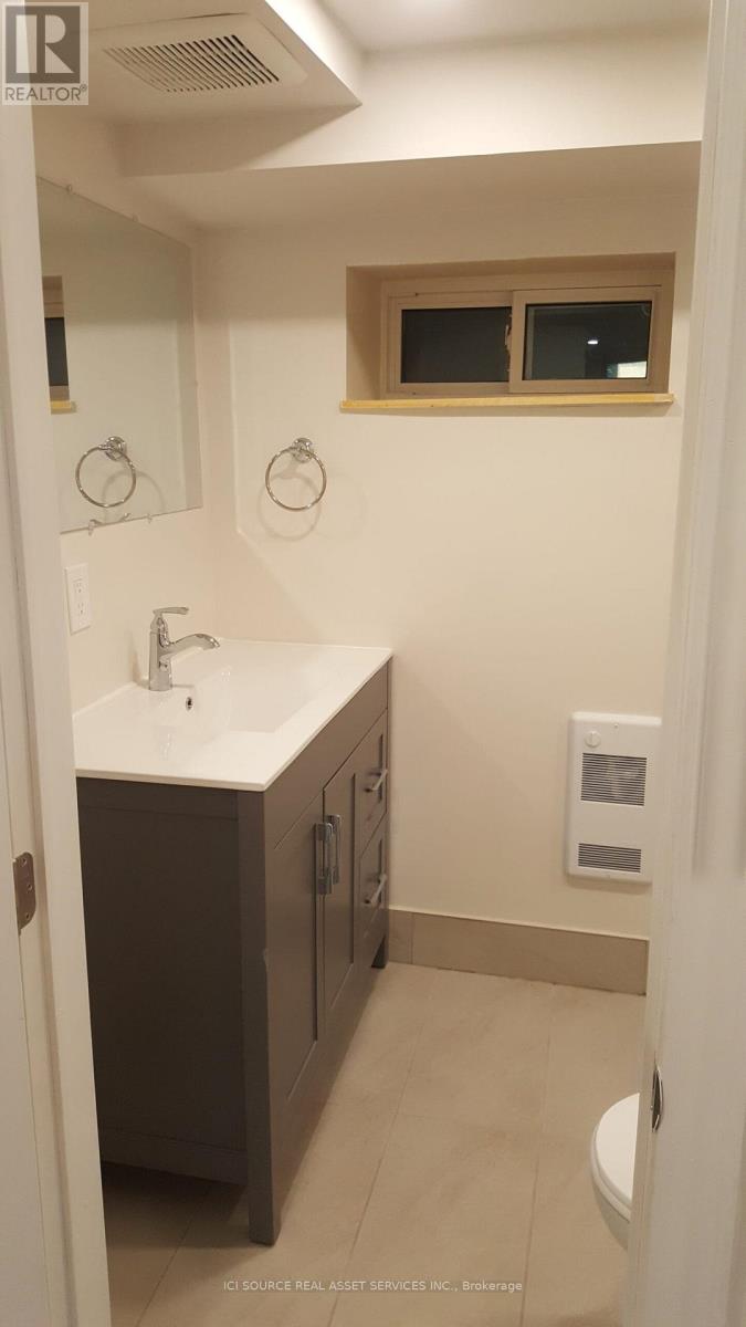 5 - 44 Bartonville Avenue W, Toronto, Ontario  M6M 2B5 - Photo 2 - W13739808