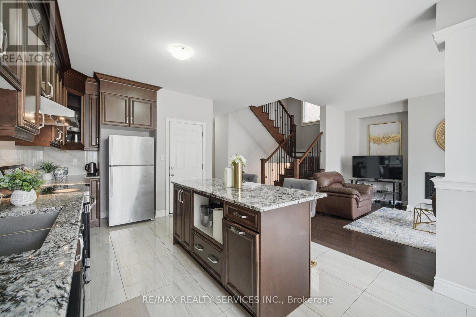 12 Enclave Trail, Brampton, Ontario  L6R 4B3 - Photo 12 - W13739828