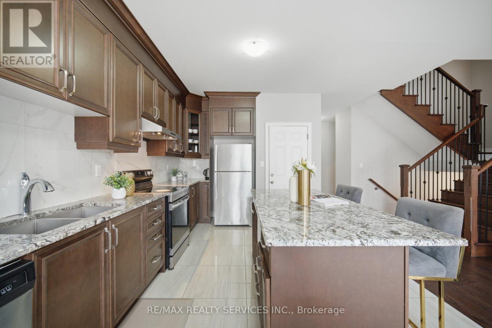 12 Enclave Trail, Brampton, Ontario  L6R 4B3 - Photo 13 - W13739828