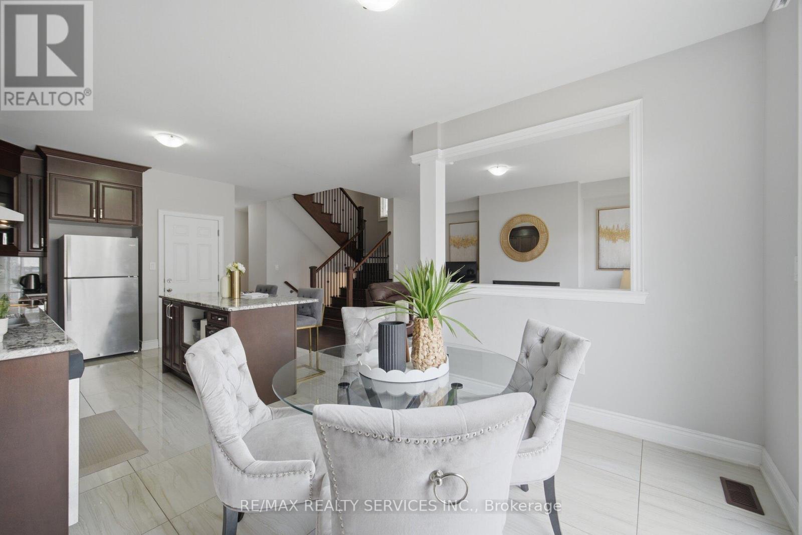 12 Enclave Trail, Brampton, Ontario  L6R 4B3 - Photo 17 - W13739828