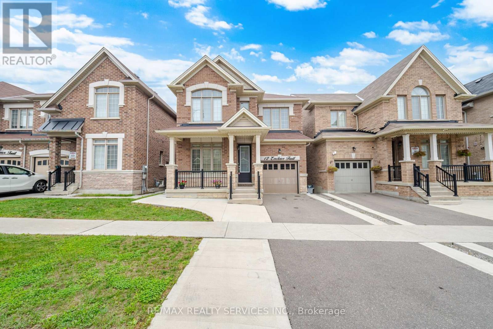12 Enclave Trail, Brampton, Ontario  L6R 4B3 - Photo 2 - W13739828