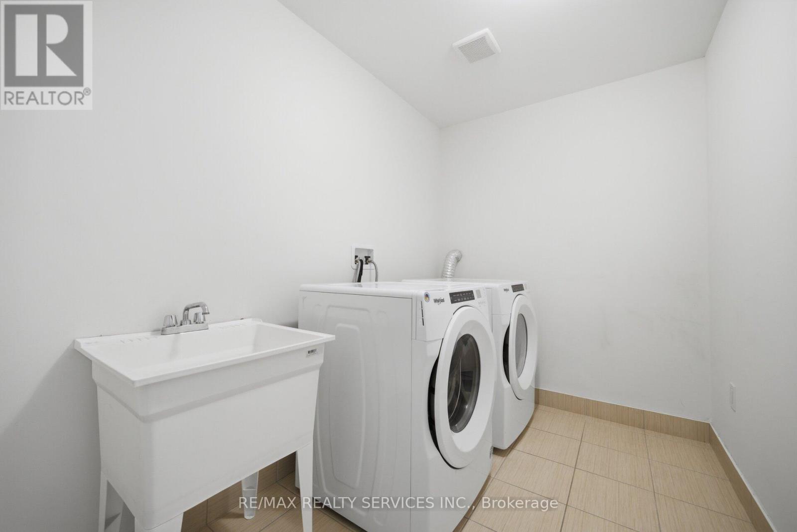 12 Enclave Trail, Brampton, Ontario  L6R 4B3 - Photo 42 - W13739828