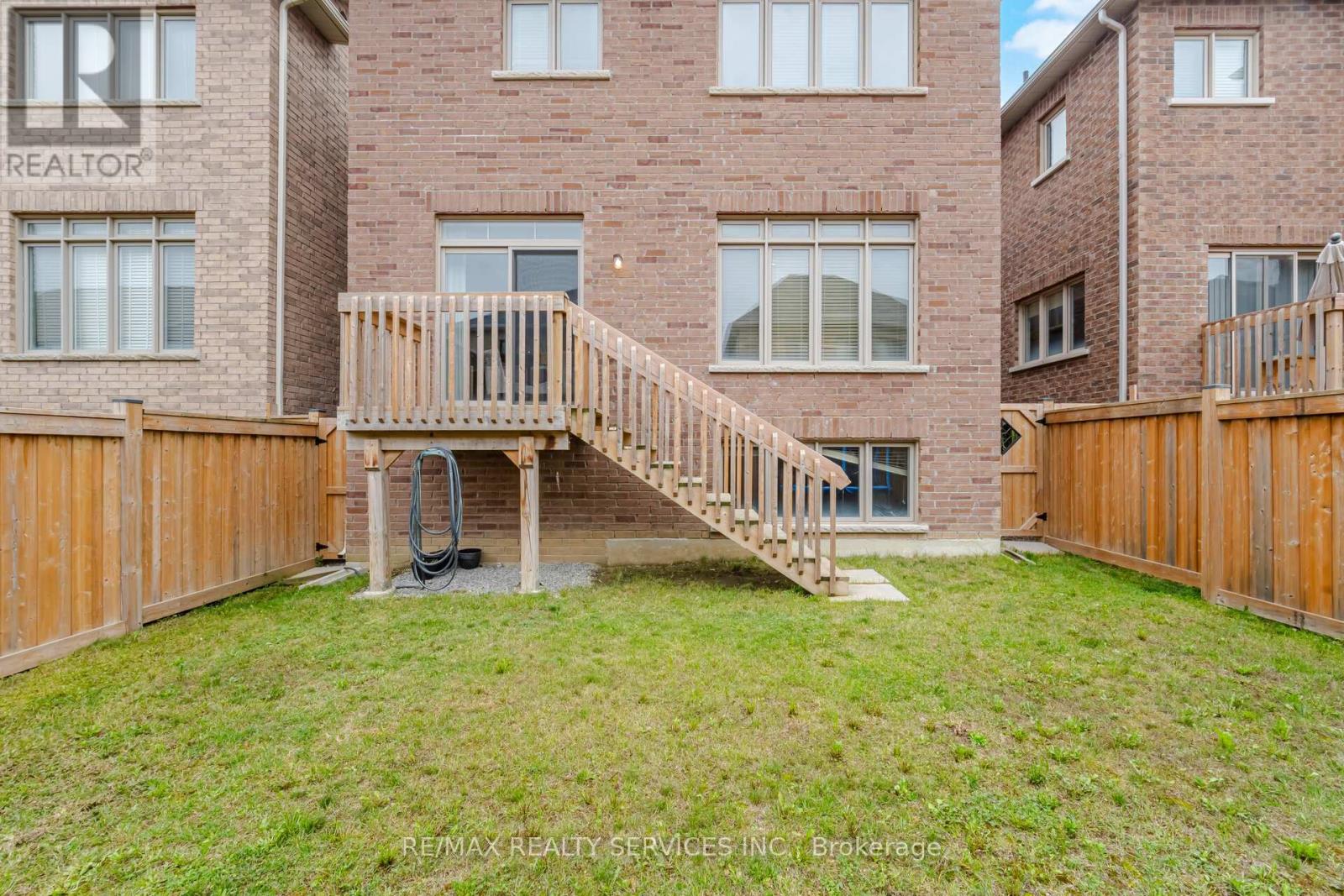 12 Enclave Trail, Brampton, Ontario  L6R 4B3 - Photo 47 - W13739828