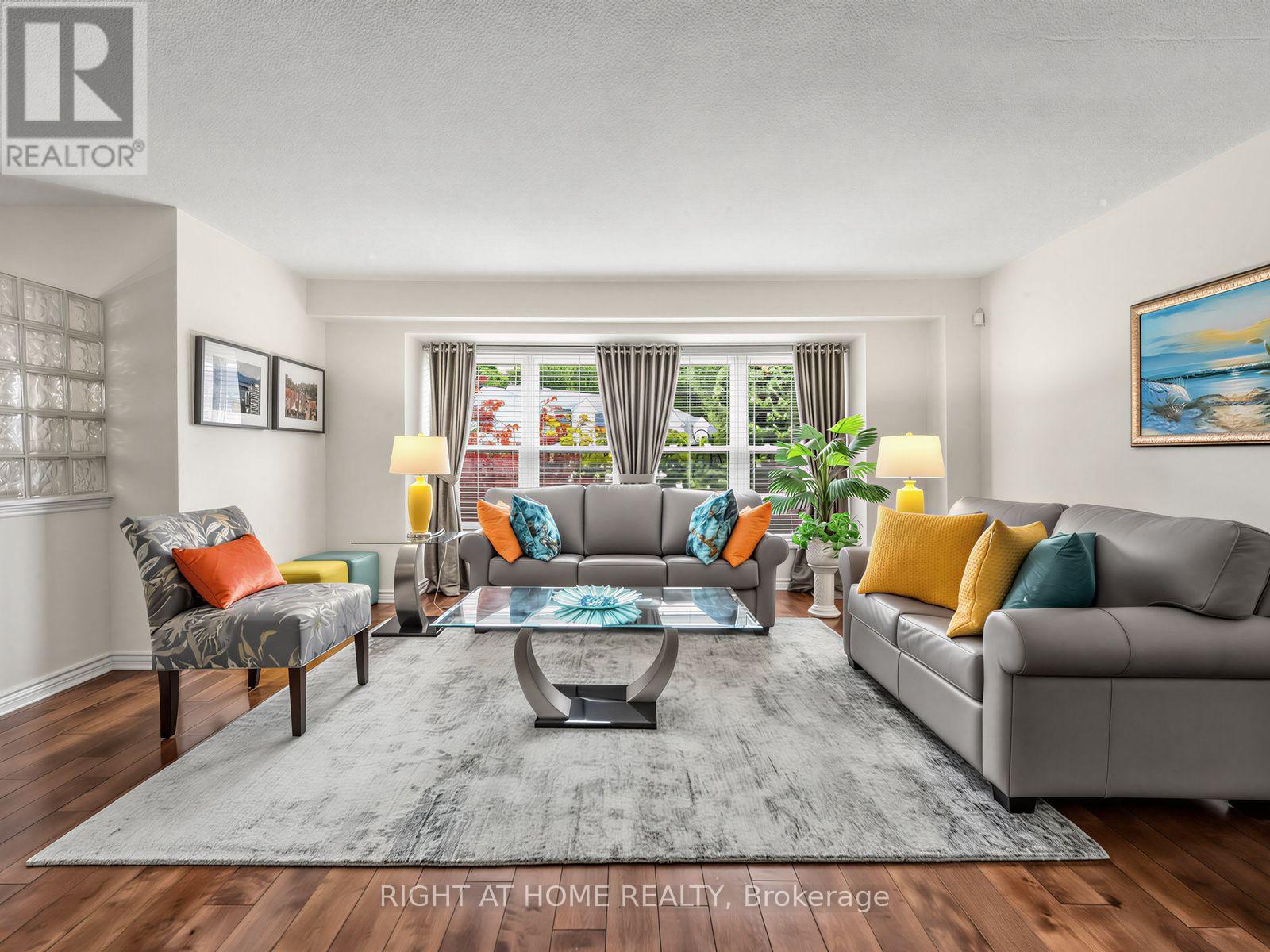 25 - 25 Tamarack Circle, Toronto, Ontario  M9P 3T9 - Photo 2 - W13739830