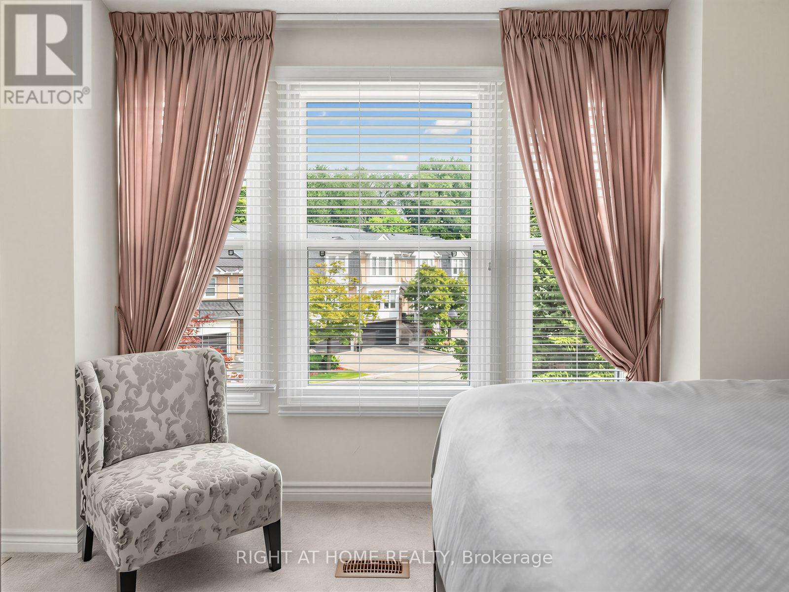 25 - 25 Tamarack Circle, Toronto, Ontario  M9P 3T9 - Photo 21 - W13739830