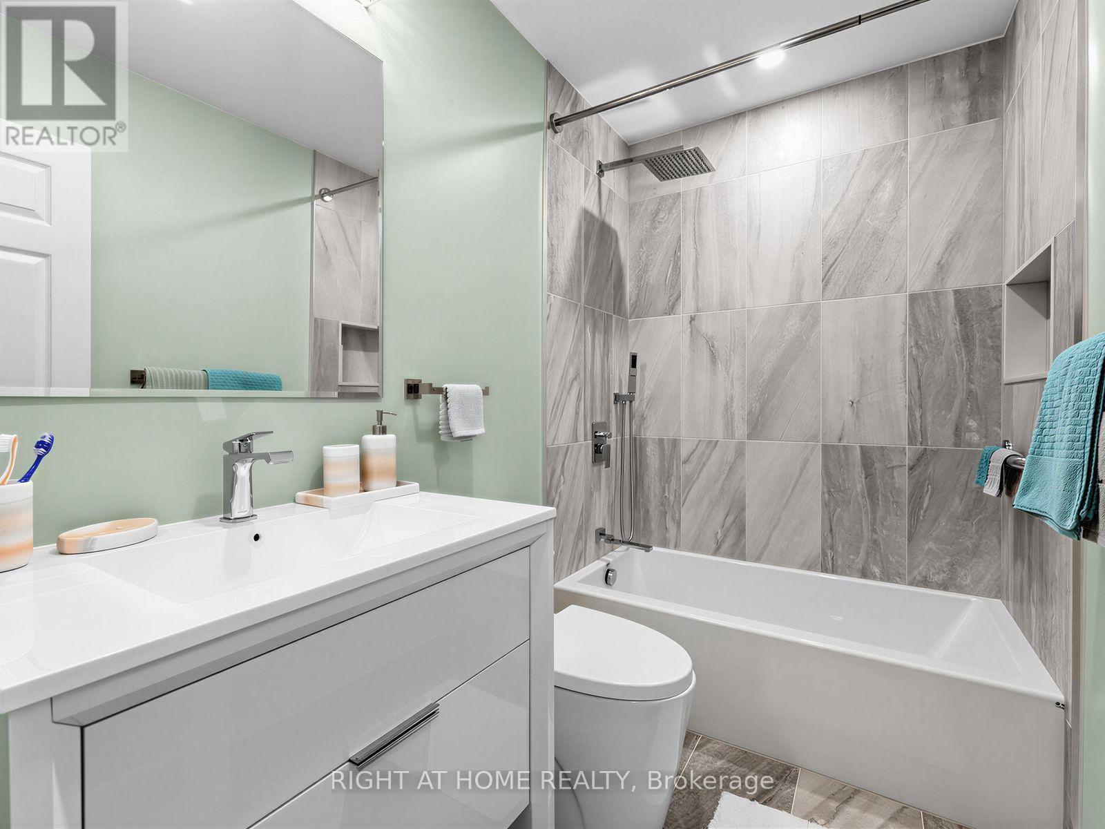 25 - 25 Tamarack Circle, Toronto, Ontario  M9P 3T9 - Photo 23 - W13739830